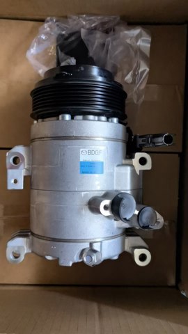 Компресор кондиціонера GHT661450 MAZDA