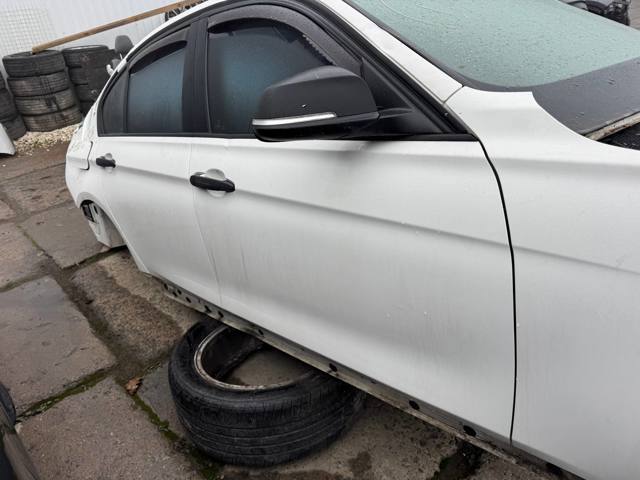 Дверка передня права 41009628764 BMW