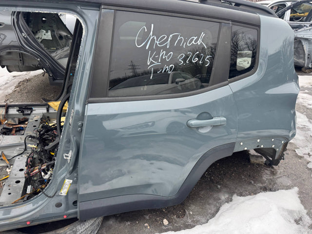 Двері пасажирськи задні ліві 68320803AA CHRYSLER