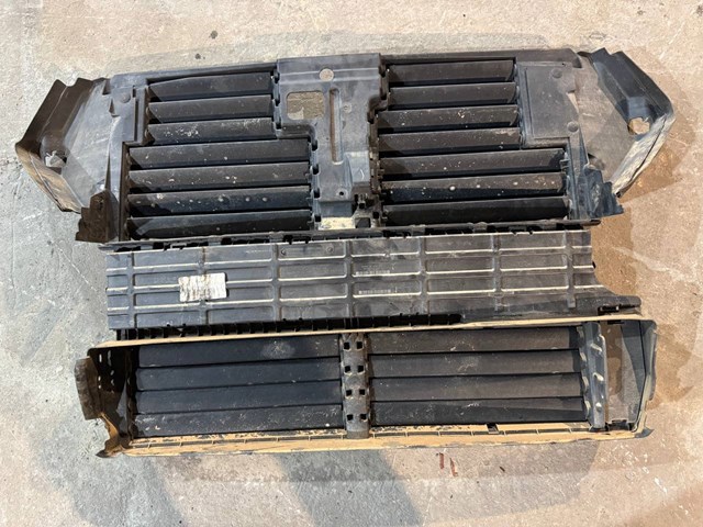 Жалюзі радіатора охолодження FT4Z8475A FORD