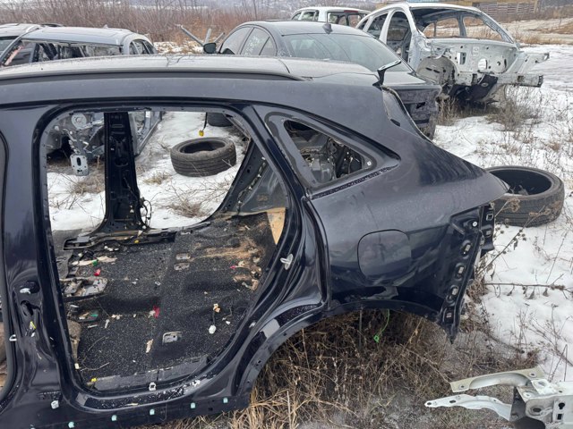 Бічна частина задня ліва LJ6Z7827841A FORD