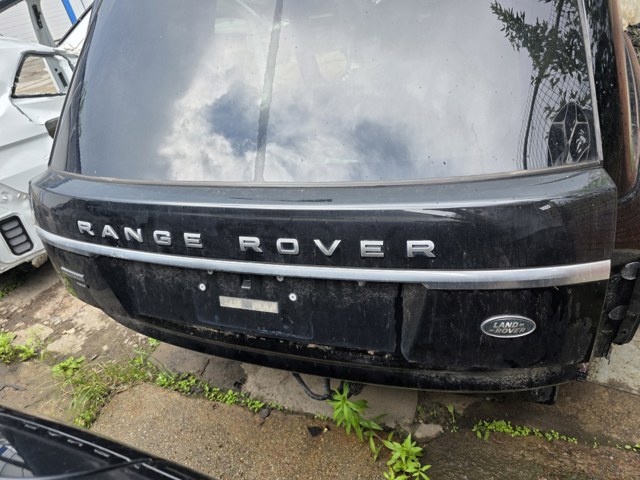 Накладка на кришку багажника LR048394 LAND ROVER