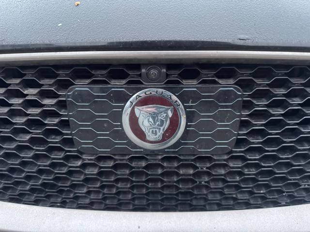 Решітка переднього бампера, центральна T2H7077 JAGUAR
