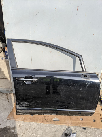 Пасажирські передні двері 67010SNAJ00ZZ HONDA