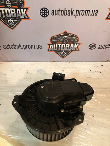 Моторчик пічки Тойота Пріус