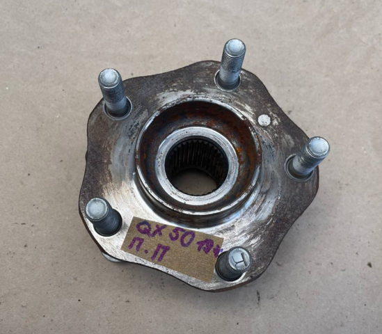 Маточини передніх коліс 402023JK1C NISSAN