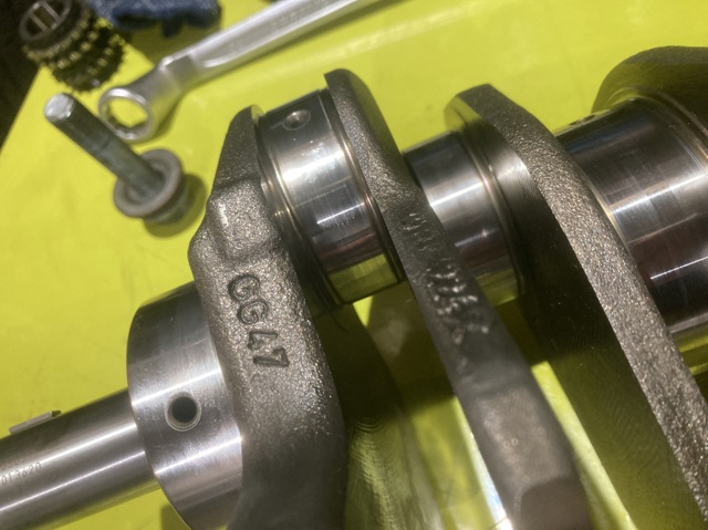 Колінвал двигуна Mercedes R