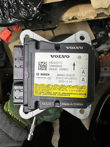 Модуль-процесор керування подушки безпеки 32315772 VOLVO