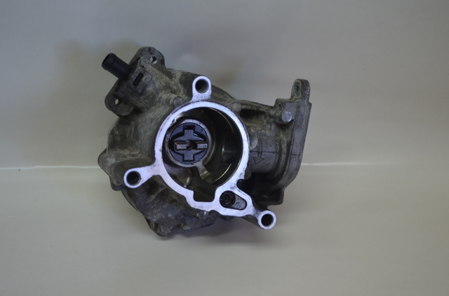 Насос вакуумний 06J145100G VAG