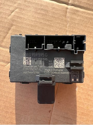 Блок комфорту задніх дверей 8W0959595G VAG