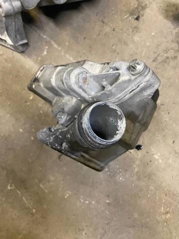 Корпус масляного фільтра 11428637812 BMW