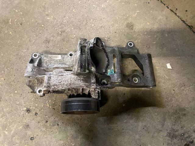 Помпа водяна, (насос) охолодження 11518601366 BMW