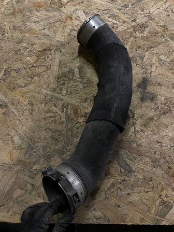 Шланг/патрубок інтеркуллера, лівий 11618511338 BMW