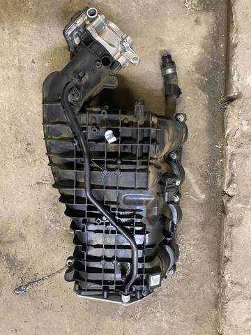 Колектор впускний 11618603914 BMW