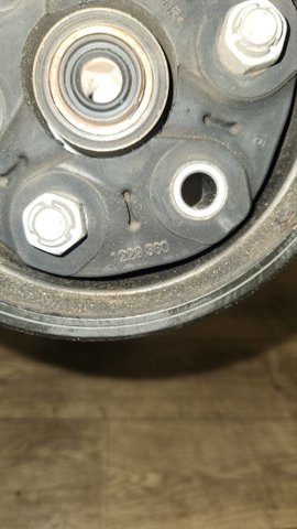 Гумова пружна муфта кардана передня 1229360 BMW