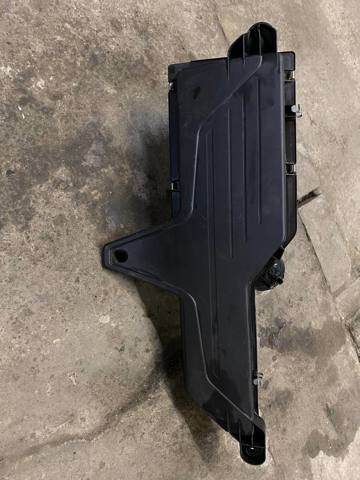 Корпус повітряного фільтра 13718602387 BMW