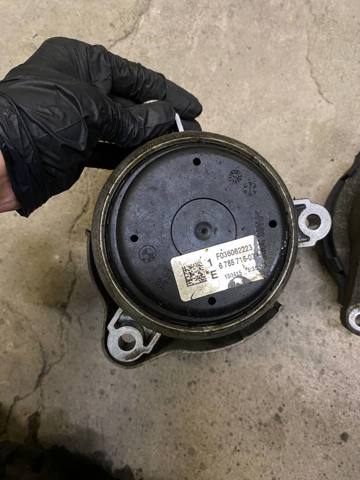 Права подушка двигуна 22116785716 BMW