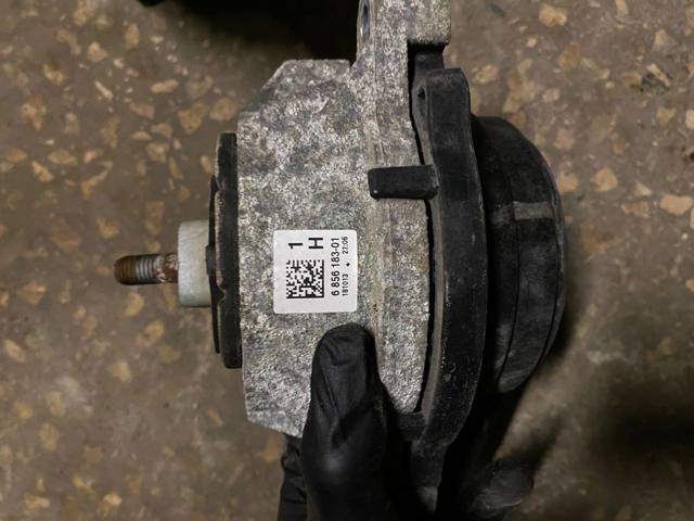 Ліва подушка двигуна 22116856183 BMW
