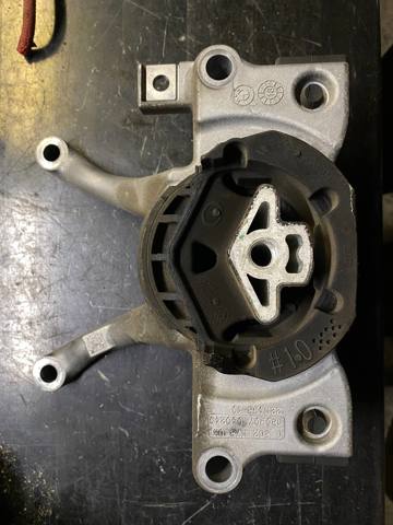 Опора кпп 22326862578 BMW