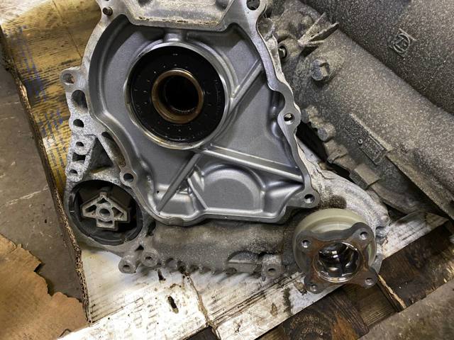 Роздавальна коробка 27108643149 BMW
