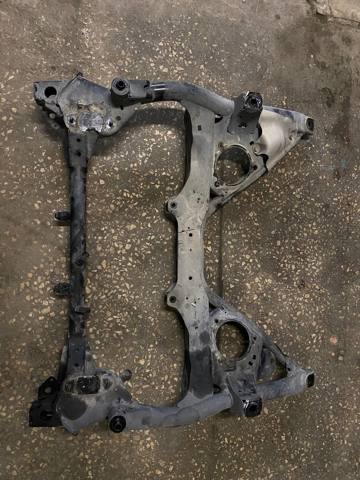 Передня балка 31106872118 BMW
