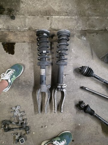 Стійка передня права 31316866608 BMW