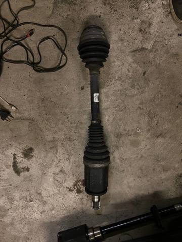 Привід передній лівий 31607618681 BMW