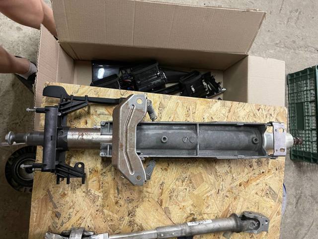 Колонка рульового управління 32306858559 BMW