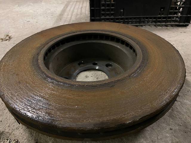 Гальмо дискове переднє 34106879122 BMW