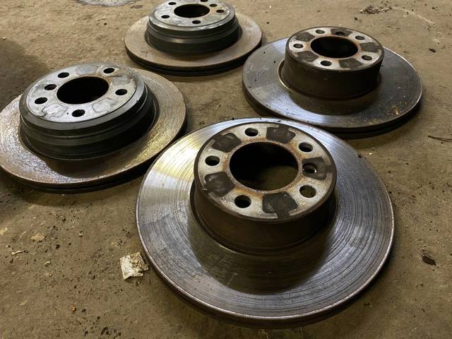 Гальмо дискове переднє 34118848417 BMW