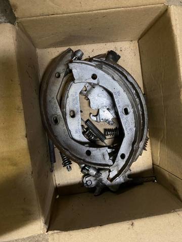 Гальмівні колодки стоянкового гальма 34416761292 BMW