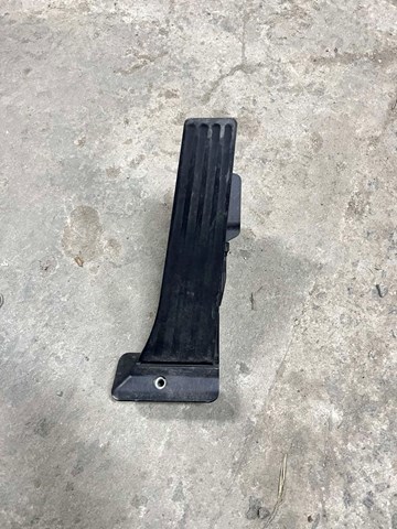 Підаль газу 35406889819 BMW
