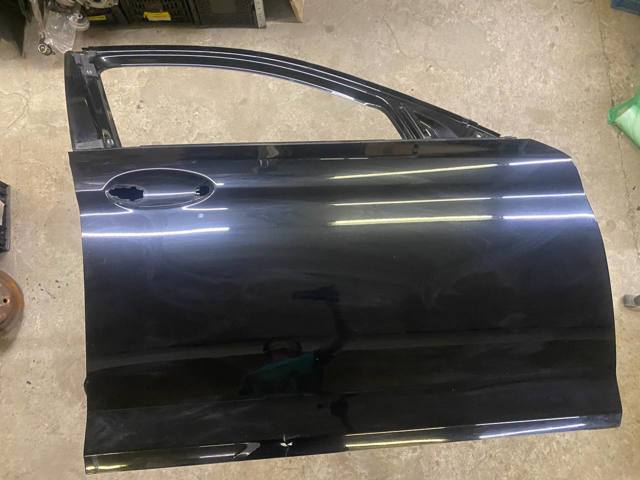 Дверка передня права 41007408962 BMW