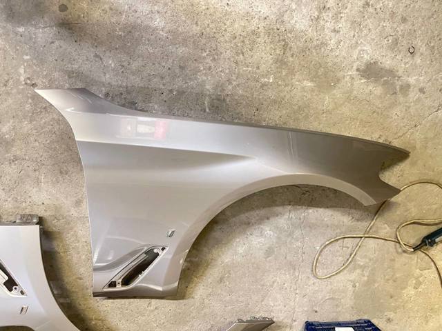 Переднє праве крило 41007443688 BMW