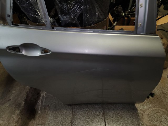 Двері пасажирські задні праві 41007461352 BMW