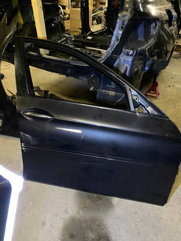 Пасажирські передні двері 41009628754 BMW