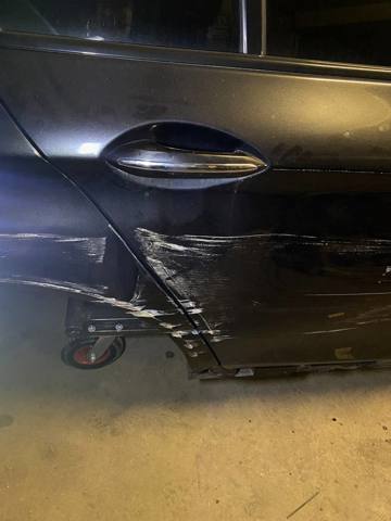 Двері задні в зборі 41009628756 BMW