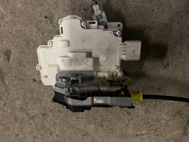 Замок задніх дверей, правих 4G0839016A VAG