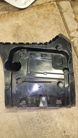 Лівий кронштейн заднього бампера 51127183885 BMW
