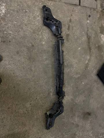 Направляюча заднього бампера 51127256922 BMW