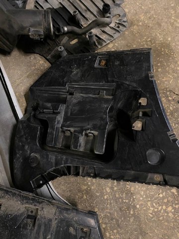 Кріплення бамера ліве 51127331607 BMW