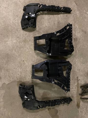 Напрямна заднього бампера, права 51127338764 BMW