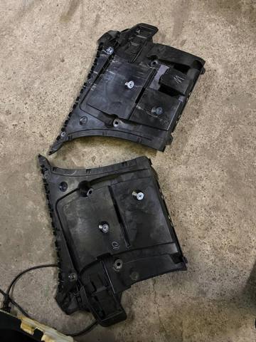 Кронштейн бампера заднього, правий 51127387300 BMW