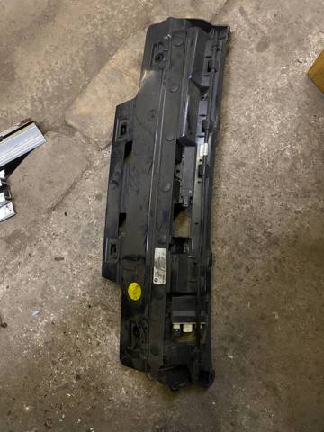 Кронштейн бампера заднього, центральний 51128057829 BMW