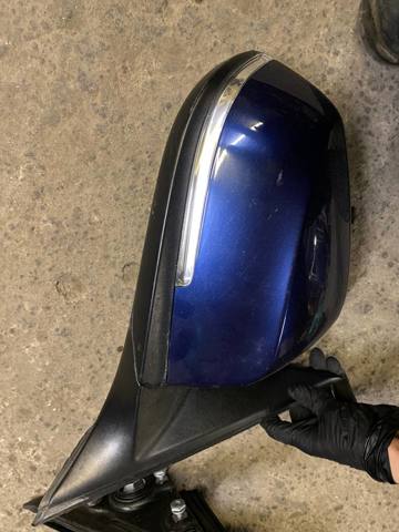Корпус дзеркала заднього виду, правий 51167345662 BMW