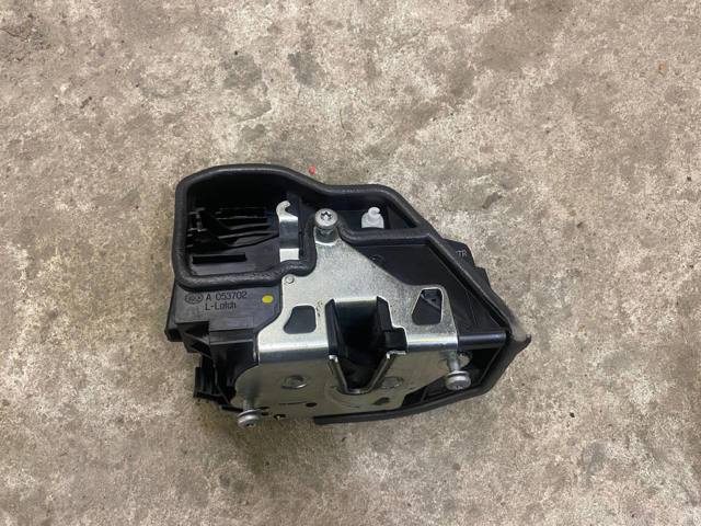Замок двері правої передньої 51217229458 BMW
