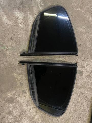 Задня кватирка ліва 51357387455 BMW