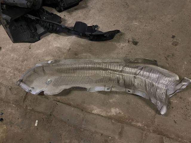 Захист (тепловий екран) вихлопної системи 51487185202 BMW