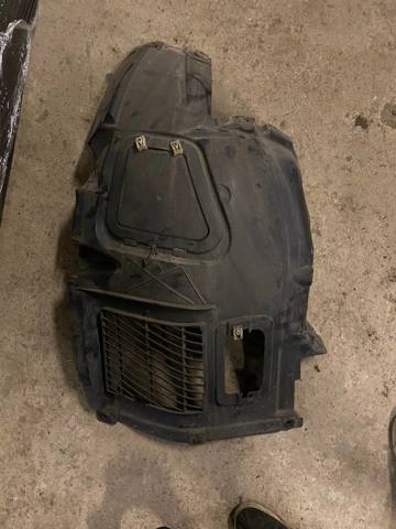 Підкрилок переднього крила, правий передній 51717186728 BMW