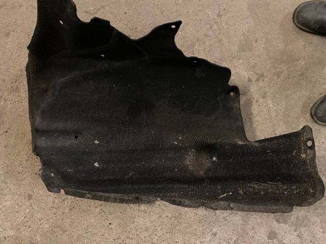 Підкрилок переднього крила, лівий задній 51717213643 BMW